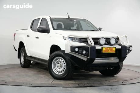White 2022 Mitsubishi Triton Double Cab Pick Up Glx (4X2)