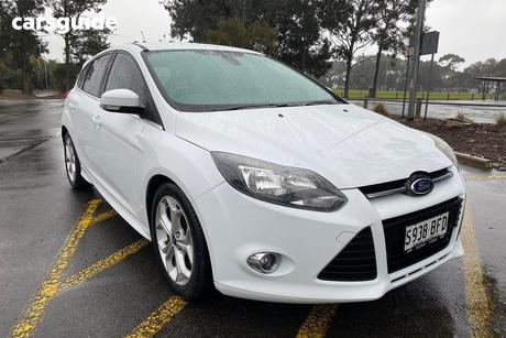 White 2015 Ford Focus Hatchback Sport
