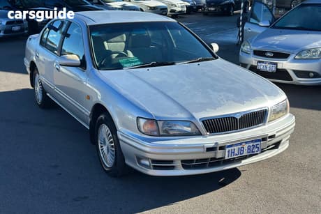 Silver 1998 Nissan Maxima Sedan 30G