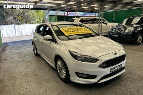White 2016 Ford Focus Hatchback Sport