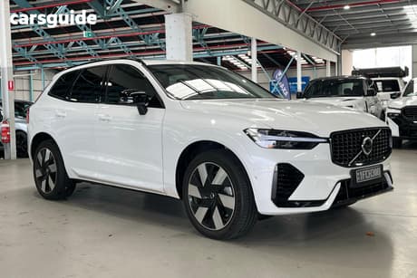 White 2024 Volvo XC60 Wagon Plus T8 Phev