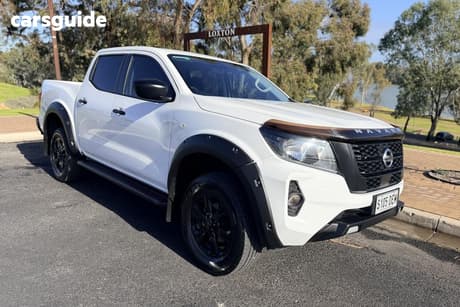 White 2022 Nissan Navara Dual Cab Pick-up Sl Off-Road Pack (4X4)