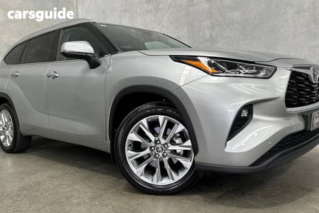 Silver 2023 Toyota Kluger Wagon Grande Awd