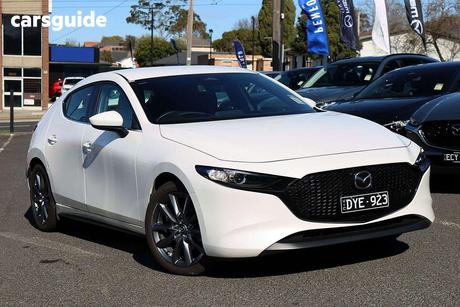 White 2025 Mazda 3 Hatchback G20 Evolve