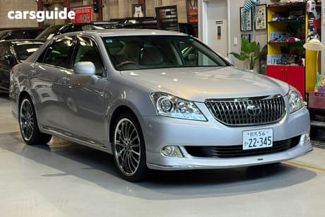 Silver 2009 Toyota Crown Sedan