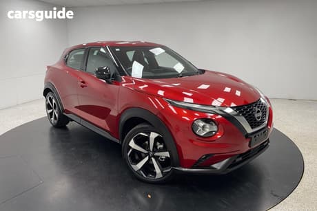 Red 2023 Nissan Juke Hatchback St-L