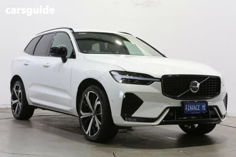White 2022 Volvo XC60 Wagon B6 R-Design Mhev