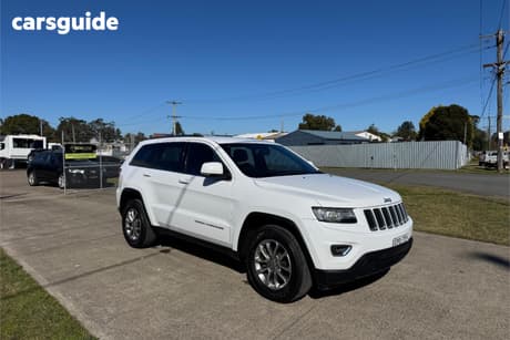 White 2013 Jeep Grand Cherokee Wagon Laredo (4X4)