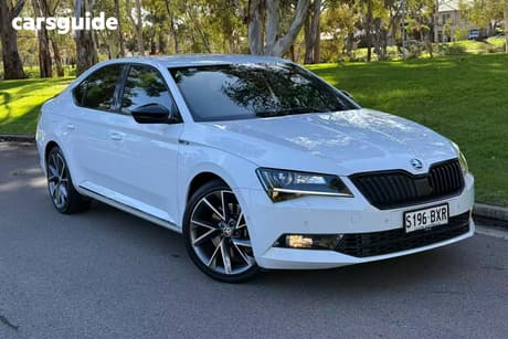 White 2018 Skoda Superb Sedan 206 Tsi Sportline