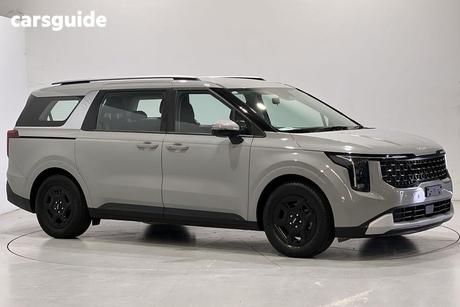 Silver 2024 Kia Carnival Wagon S