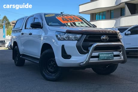 White 2021 Toyota Hilux Double Cab Pick Up Sr (4X4)