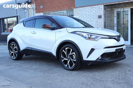 White 2019 Toyota C-HR SUV (HYBRID) ZYX10