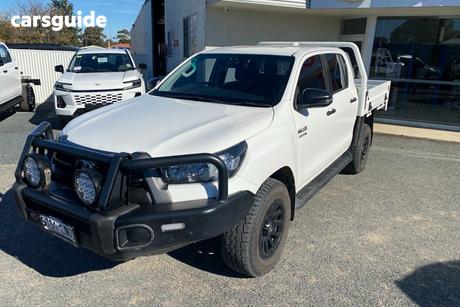White 2022 Toyota Hilux Double Cab Chassis Sr (4X4)