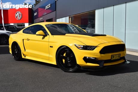 Yellow 2016 Ford Mustang Coupe Fastback Gt 5.0 V8