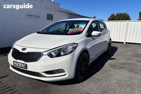White 2016 Kia Cerato Hatchback S