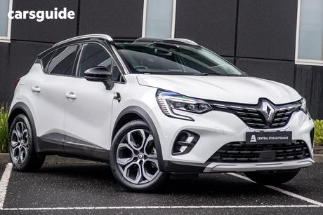 White 2023 Renault Captur Wagon Intens