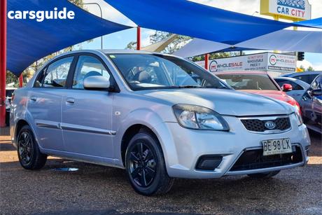 Silver 2010 Kia RIO Hatchback S