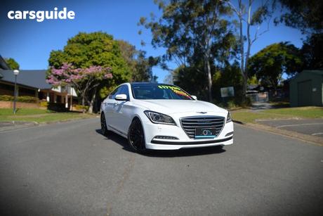 White 2014 Hyundai Genesis Sedan (Ultimate Pack)