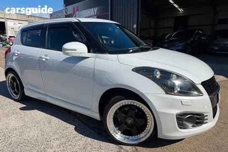 White 2015 Suzuki Swift Hatchback Sport