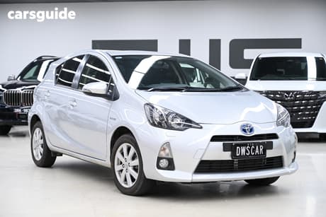 White 2013 Toyota Prius C Hatchback I-Tech Hybrid