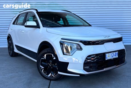 White 2024 Kia Niro Wagon Ev S