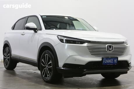 White 2022 Honda HR-V Wagon Vi X