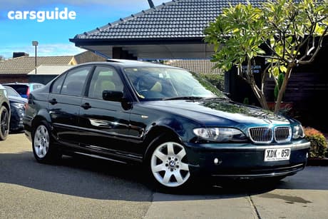 Green 2004 BMW 318I Sedan 18I