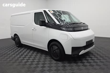 White 2026 Farizon Supervan Commercial F