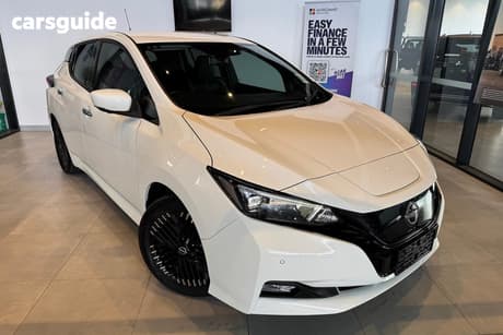 White 2023 Nissan Leaf Hatchback
