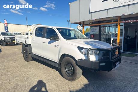 White 2023 Toyota Hilux Double Cab Chassis Sr (4X4)