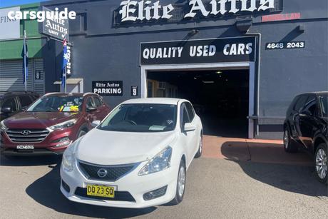 White 2014 Nissan Pulsar Hatchback St