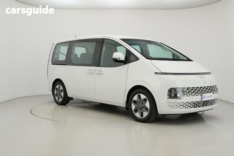 White 2024 Hyundai Staria Wagon Highlander