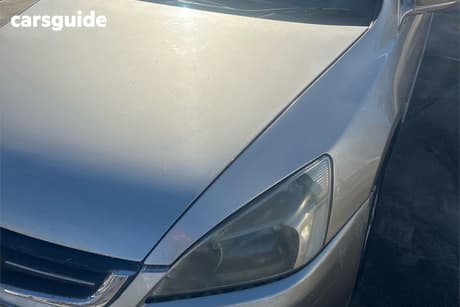 Gold 2005 Honda Accord Sedan Vti