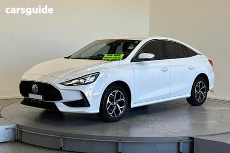 White 2023 MG MG5 Sedan Vibe