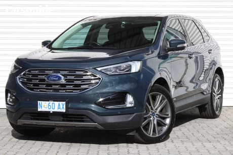 Green 2018 Ford Endura Wagon Titanium (Awd)