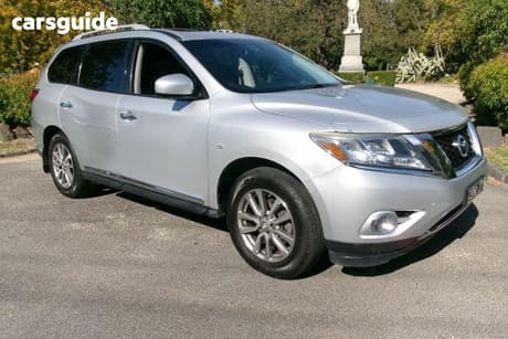 Silver 2015 Nissan Pathfinder Wagon St-L (4X4)