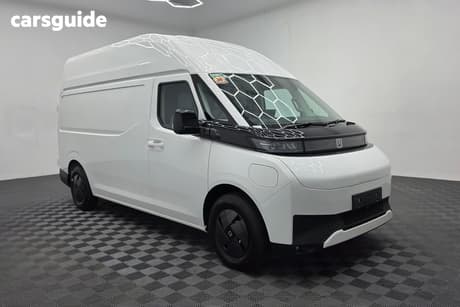 White 2026 Farizon Supervan Commercial F