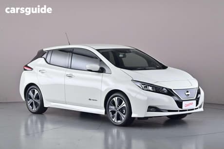 White 2022 Nissan Leaf Hatchback