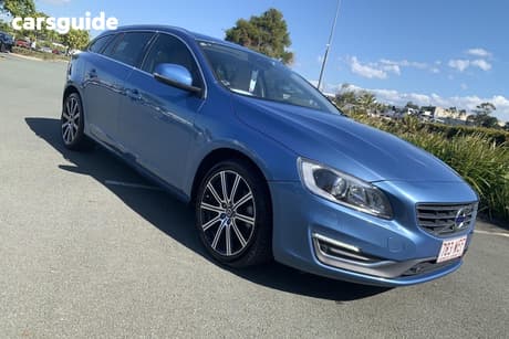 Blue 2015 Volvo V60 SUV T5