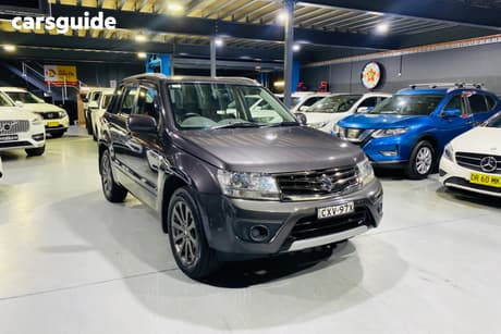 Grey 2015 Suzuki Grand Vitara Wagon Navigator (4X2)