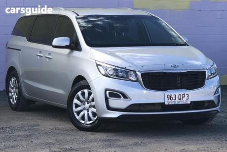 Silver 2018 Kia Carnival Wagon S