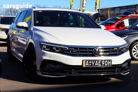 White 2021 Volkswagen Passat Wagon 206Tsi R-Line