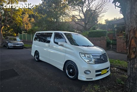 White 2005 Nissan Elgrand Wagon