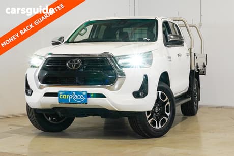 White 2022 Toyota Hilux Double Cab Chassis Sr5 + Premium Interior (4X4)