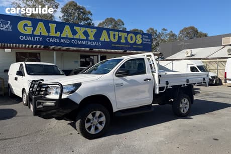 White 2017 Toyota Hilux Cab Chassis Sr (4X4)