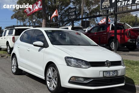 White 2015 Volkswagen Polo Hatchback 81 Tsi Comfortline
