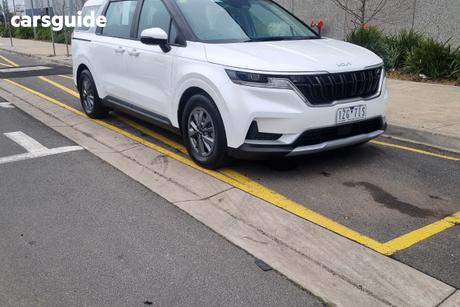 White 2023 Kia Carnival Wagon S