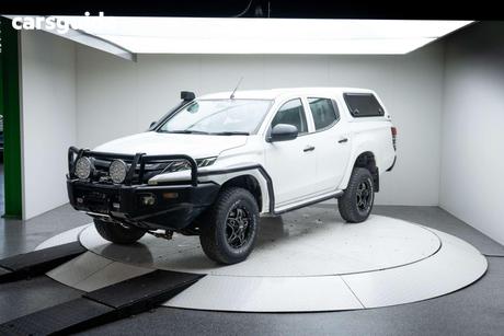 White 2018 Mitsubishi Triton Double Cab Pick Up Glx (4X4)
