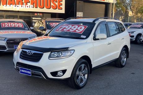 White 2011 Hyundai Santa FE Wagon Highlander (Fwd)