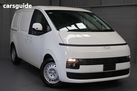 White 2026 Hyundai Staria Wagon